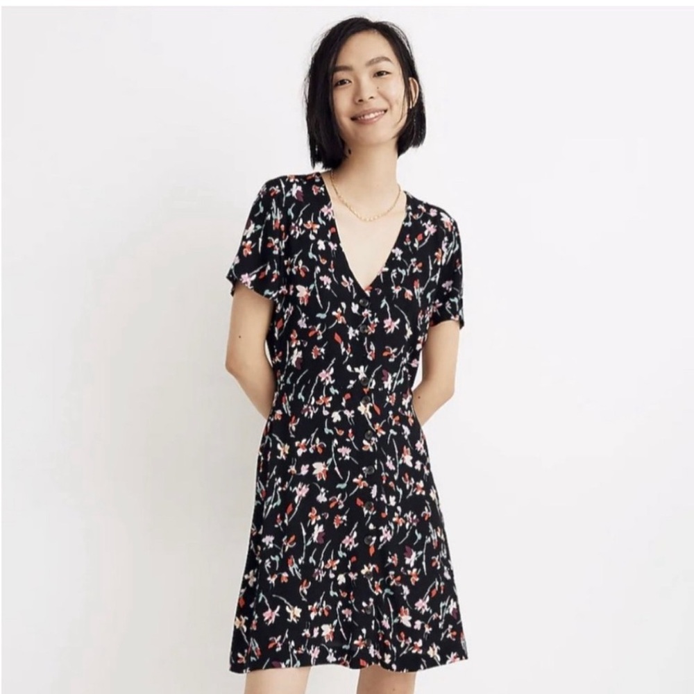 Madewell V-Neck Button-Front Mini Dress in Drifting‎ Flowers 6